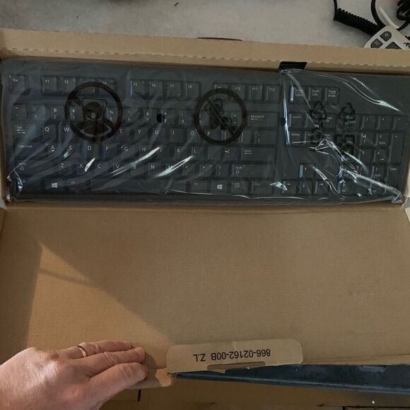 Dell Keyboard KB212-B New In Open Box - Picture 3 of 4